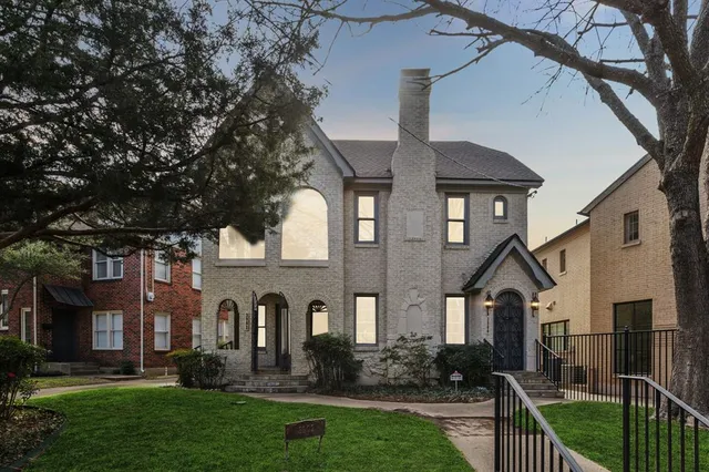 $3,150 | 3900 Hawthorne Avenue, Dallas, TX 75219