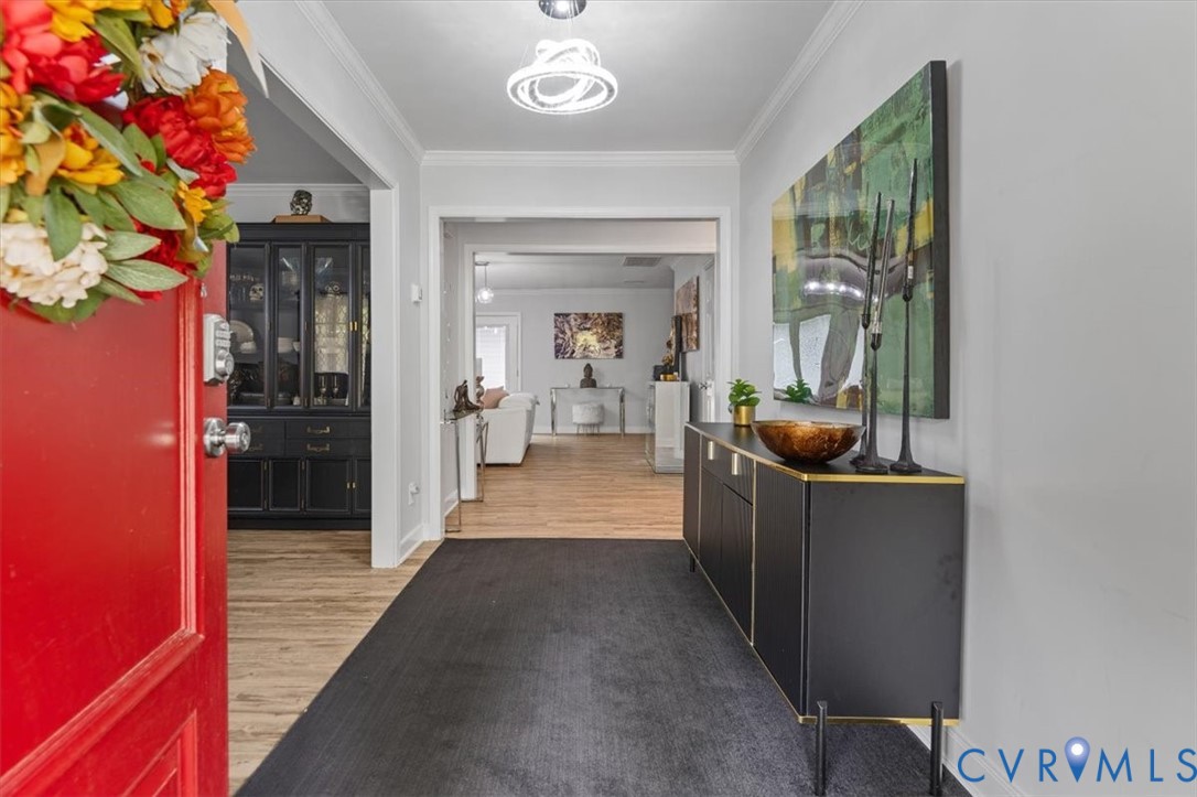 9820 Beaver Bridge Road Chesterfield, VA 23838 - Photo 4 of 51 Inviting entryway