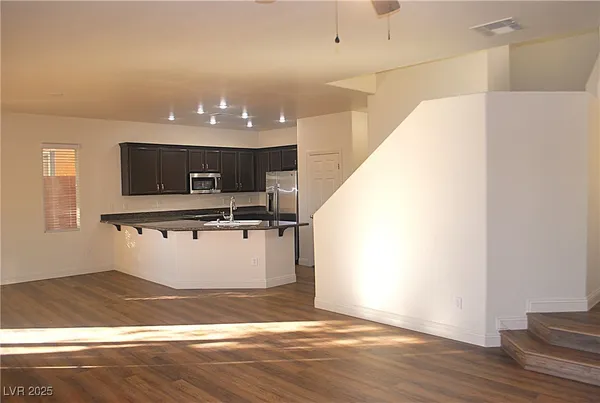 $2,500 | 10031 Cranbrook Falls Court, Las Vegas, NV 89148