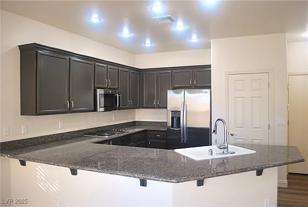$2,500 | 10031 Cranbrook Falls Court, Las Vegas, NV 89148