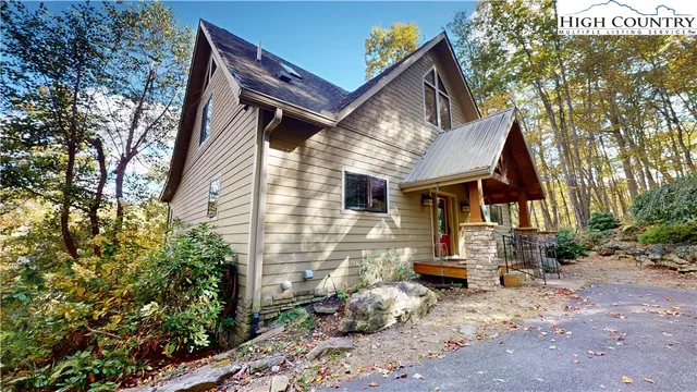 $865,000 | 811 Hemlock Drive, Newland, NC 28657