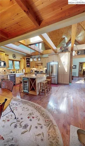 $865,000 | 811 Hemlock Drive, Newland, NC 28657