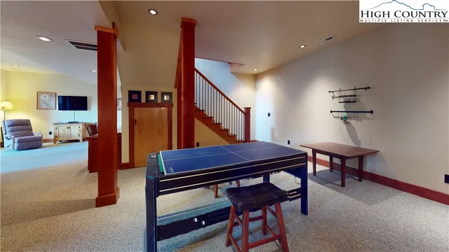 $865,000 | 811 Hemlock Drive, Newland, NC 28657