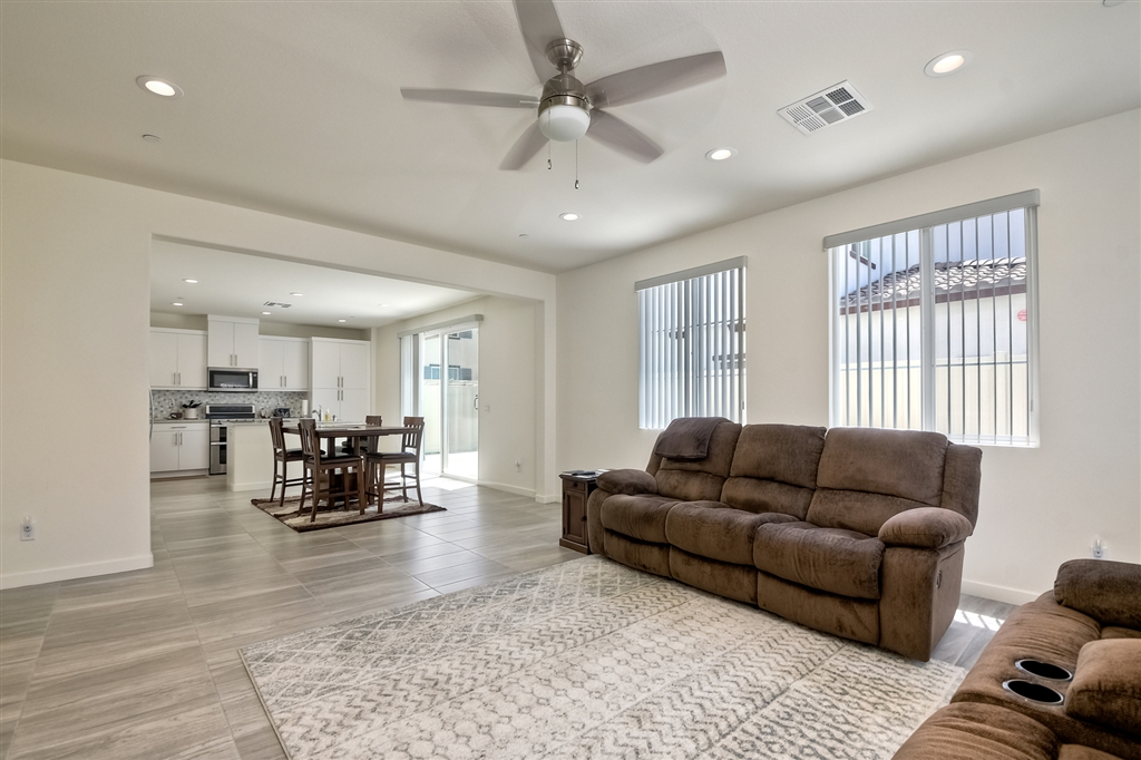4213 Calle Del Rio Oceanside, CA 92057 - Photo 10 of 25 Gallery Image 10
