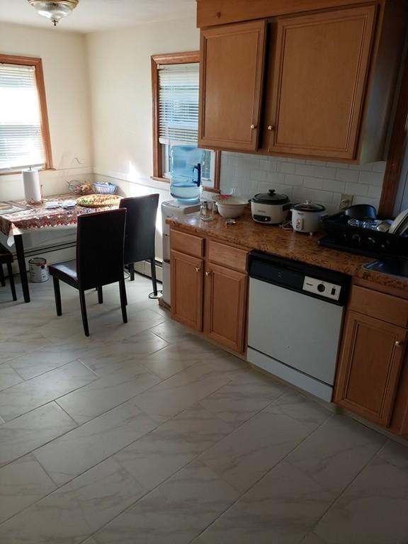 236 West Allen Ridge Road Springfield, MA 01118 - Photo 5 of 25