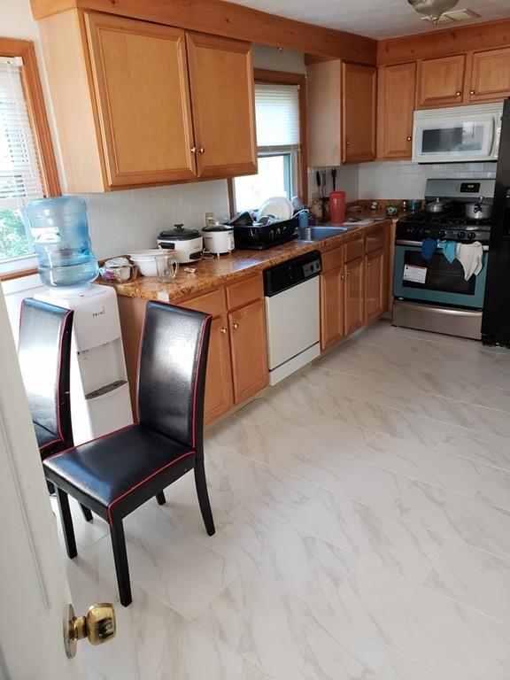 236 West Allen Ridge Road Springfield, MA 01118 - Photo 6 of 25