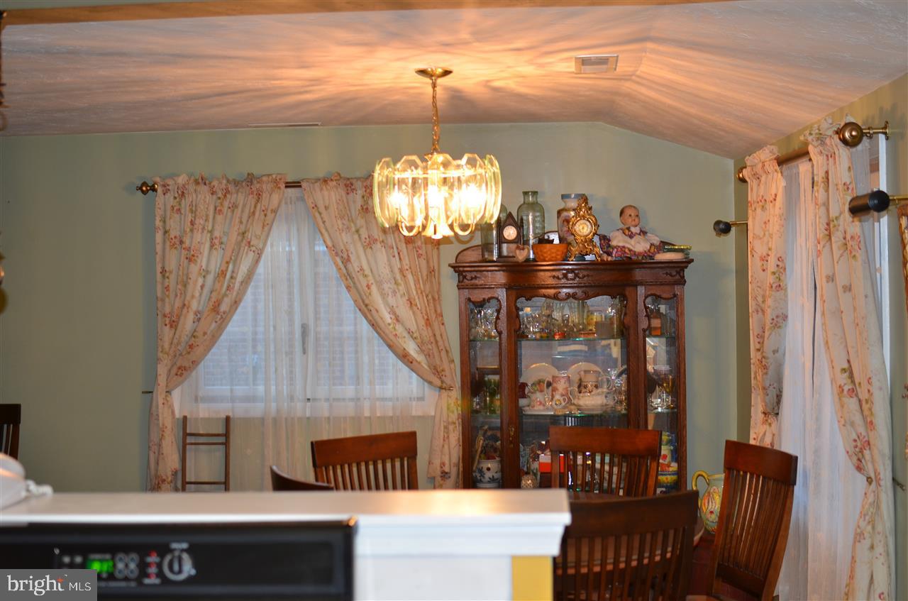 322 Maywood Road York, PA 17402 - Photo 12 of 35 Gallery Image 12