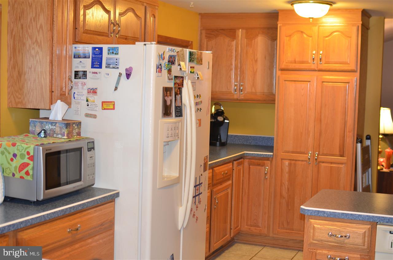 322 Maywood Road York, PA 17402 - Photo 15 of 35 Gallery Image 15