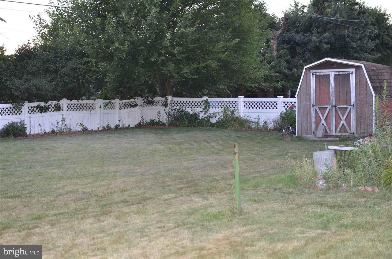 322 Maywood Road York, PA 17402 - Photo 4 of 35 Gallery Image 4