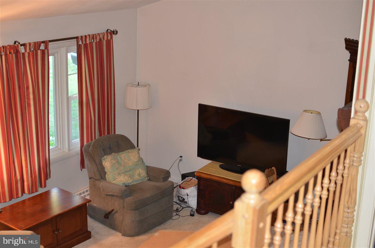 322 Maywood Road York, PA 17402 - Photo 8 of 35 Gallery Image 8