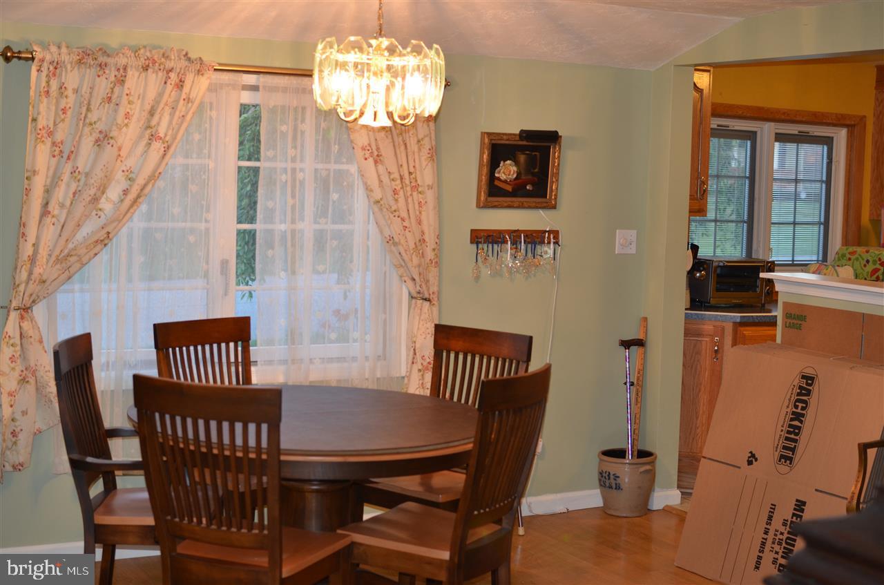322 Maywood Road York, PA 17402 - Photo 10 of 35 Gallery Image 10