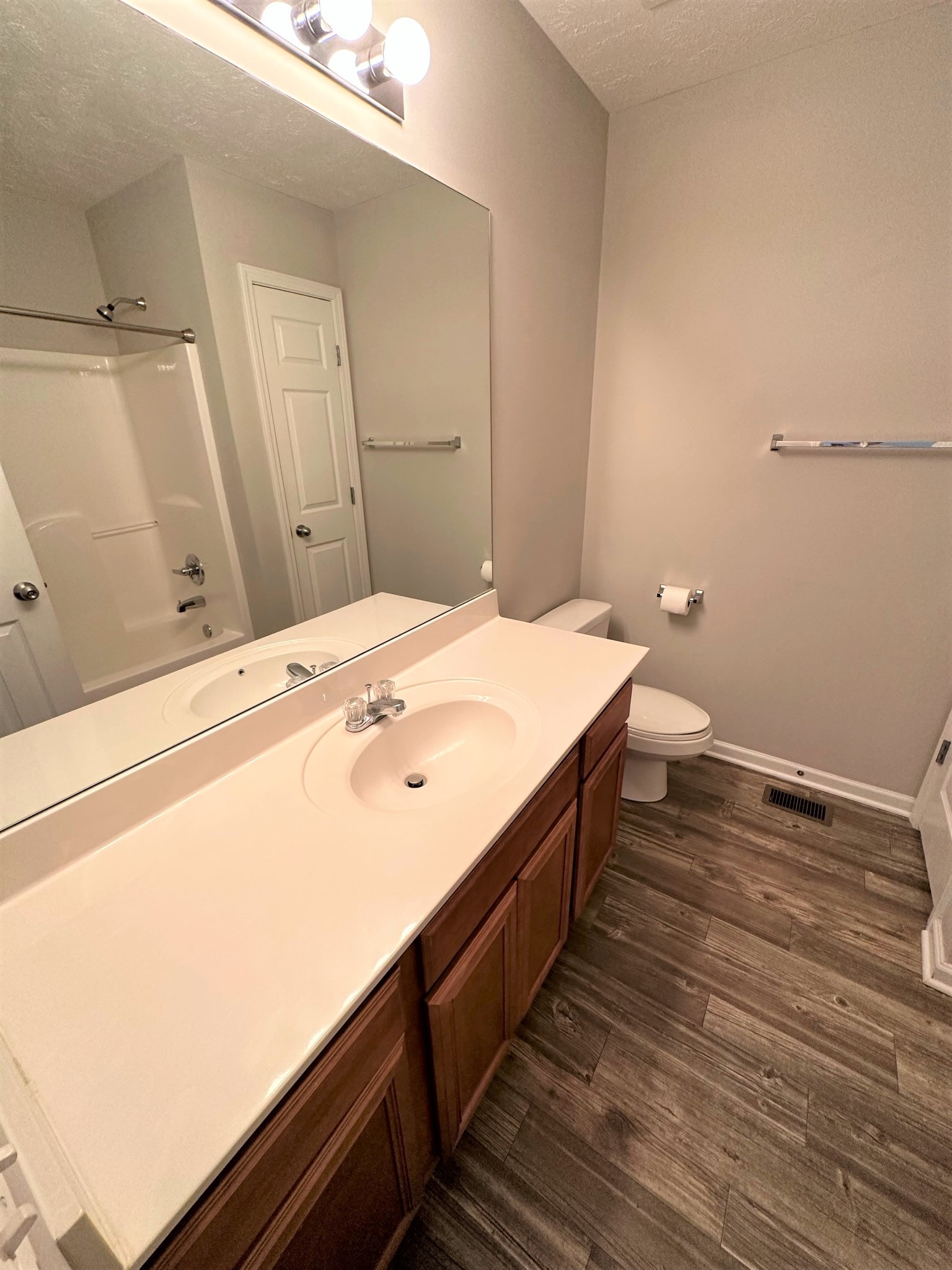 113 Lancaster Gate Place Murfreesboro, TN 37128 - Photo 23 of 28 a spacious bathroom with a sink and a mirror