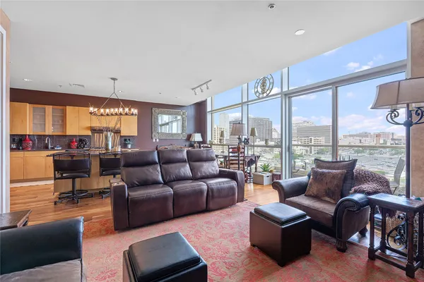 $1,124,800 | 555 East 5th Street, Unit 911, Austin, TX 78701