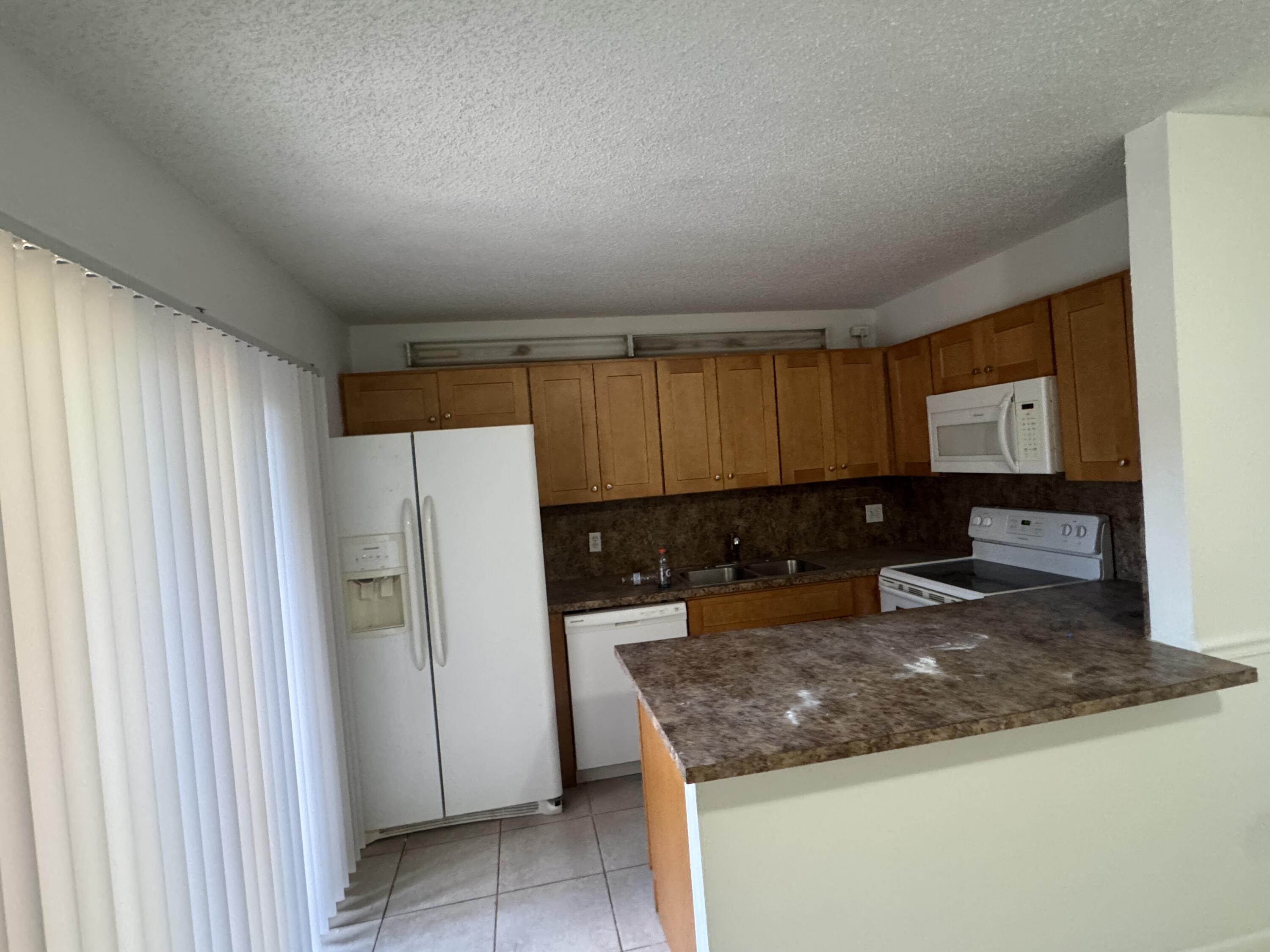 238 Woodland Road Palm Springs, FL 33461 - Photo 6 of 12 IMG_5687