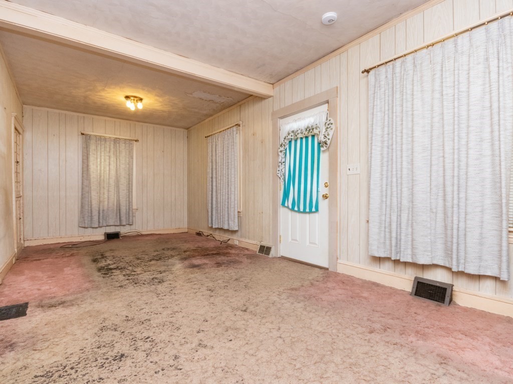 12 Carter Road Braintree, MA 02184 - Photo 20 of 34 an empty room with windows