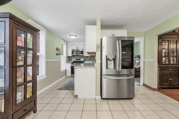 27 Royal Street Lowell, MA 01851 - Photo 14 of 31