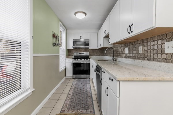 27 Royal Street Lowell, MA 01851 - Photo 15 of 31