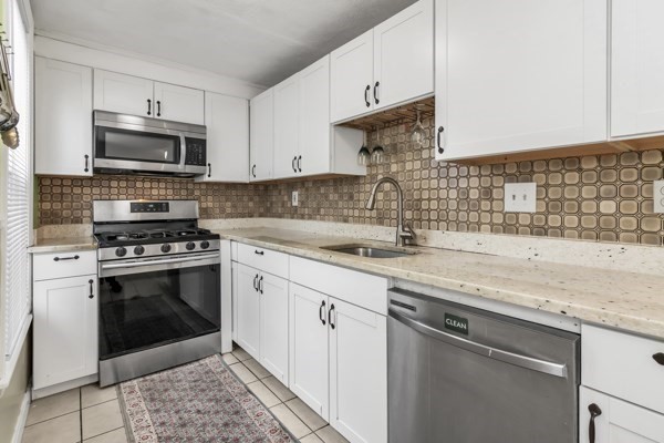 27 Royal Street Lowell, MA 01851 - Photo 16 of 31