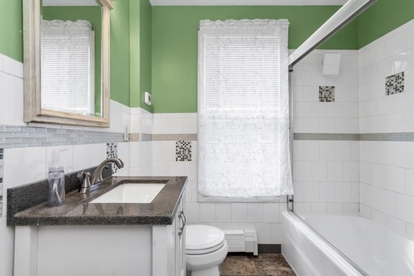 27 Royal Street Lowell, MA 01851 - Photo 18 of 31