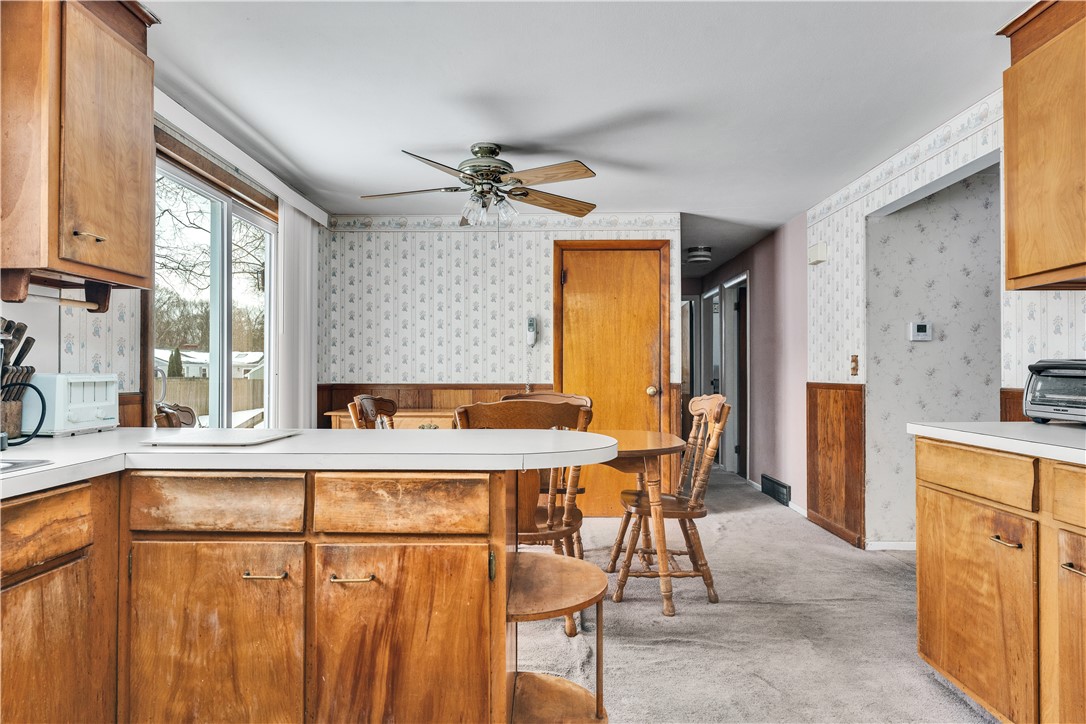 22 Hagerstown Road Warwick, RI 02886 - Photo 5 of 23