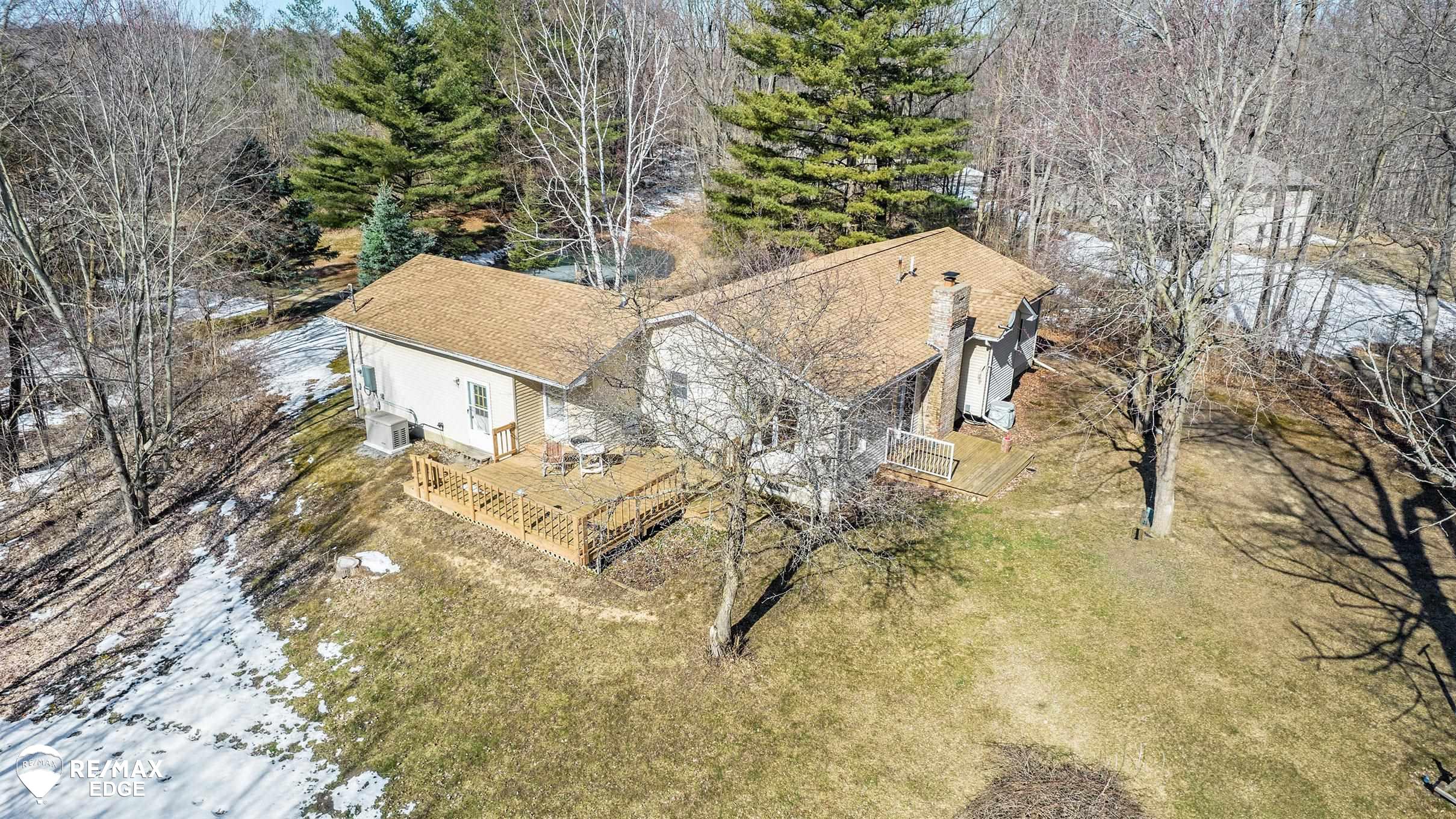 102 Gray Road Lapeer, MI 48446 - Photo 3 of 39 50103820-2.JPG