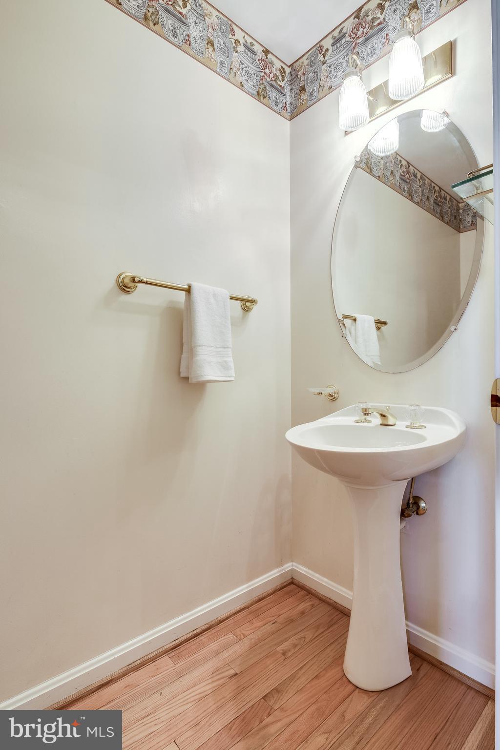 431 Little Quarry Road Gaithersburg, MD 20878 - Photo 3 of 40 Powder Room on Main Level
