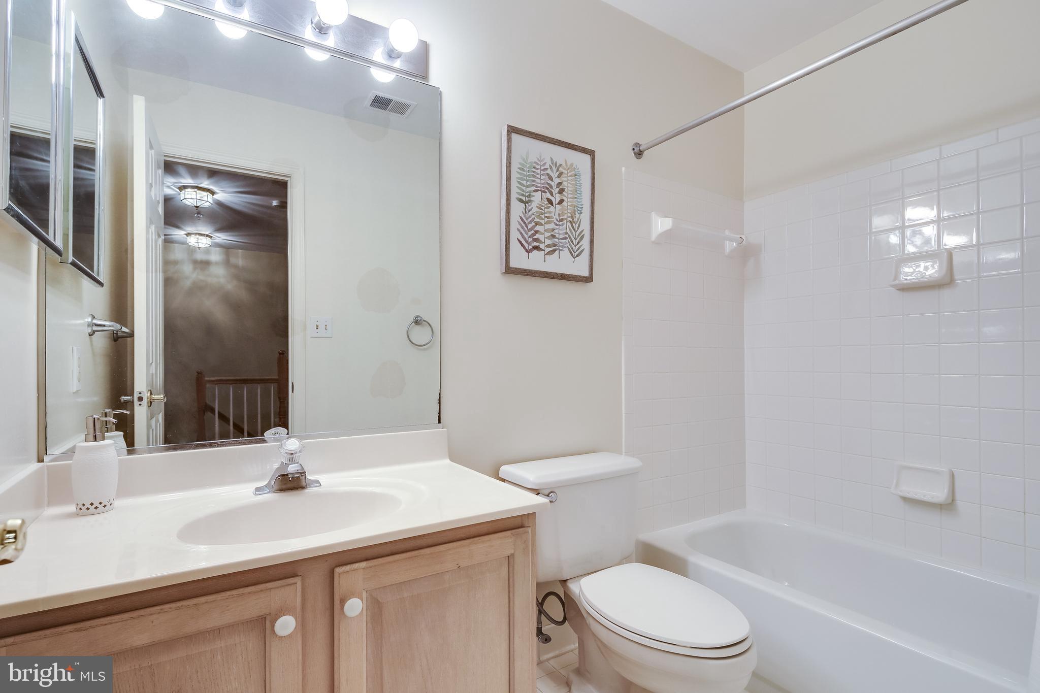 431 Little Quarry Road Gaithersburg, MD 20878 - Photo 21 of 40 Full Bath on 2nd Level