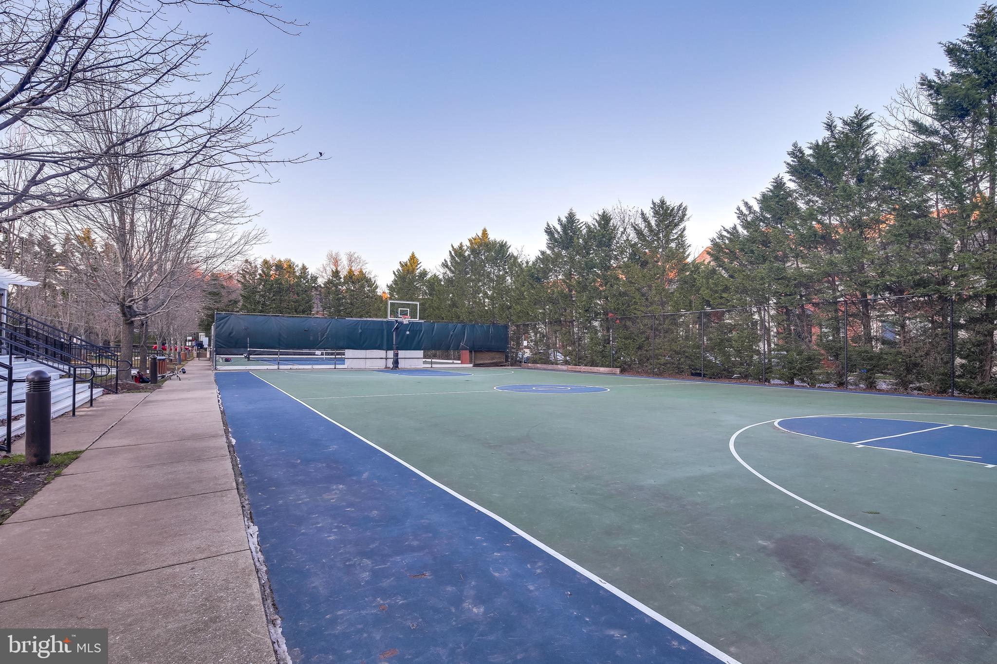 431 Little Quarry Road Gaithersburg, MD 20878 - Photo 36 of 40 Community Basketball Court