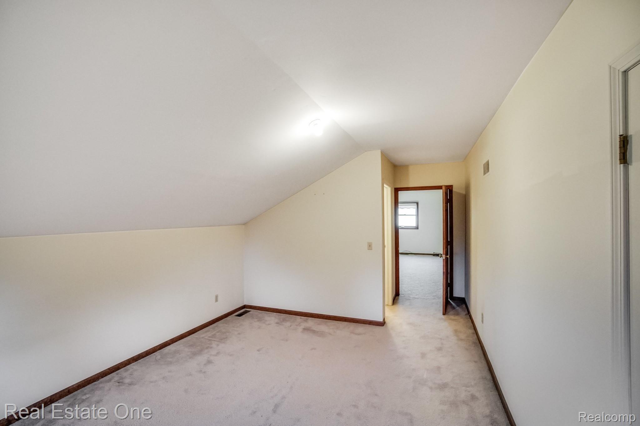 1618 Rulane Drive Lapeer, MI 48446 - Photo 22 of 28 DSC01723.jpg