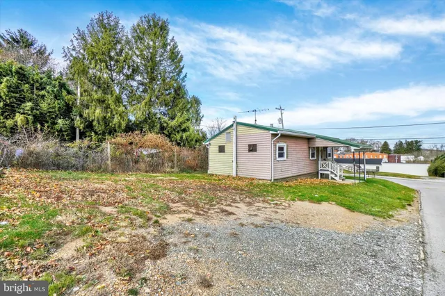 a house view with a outdoor space