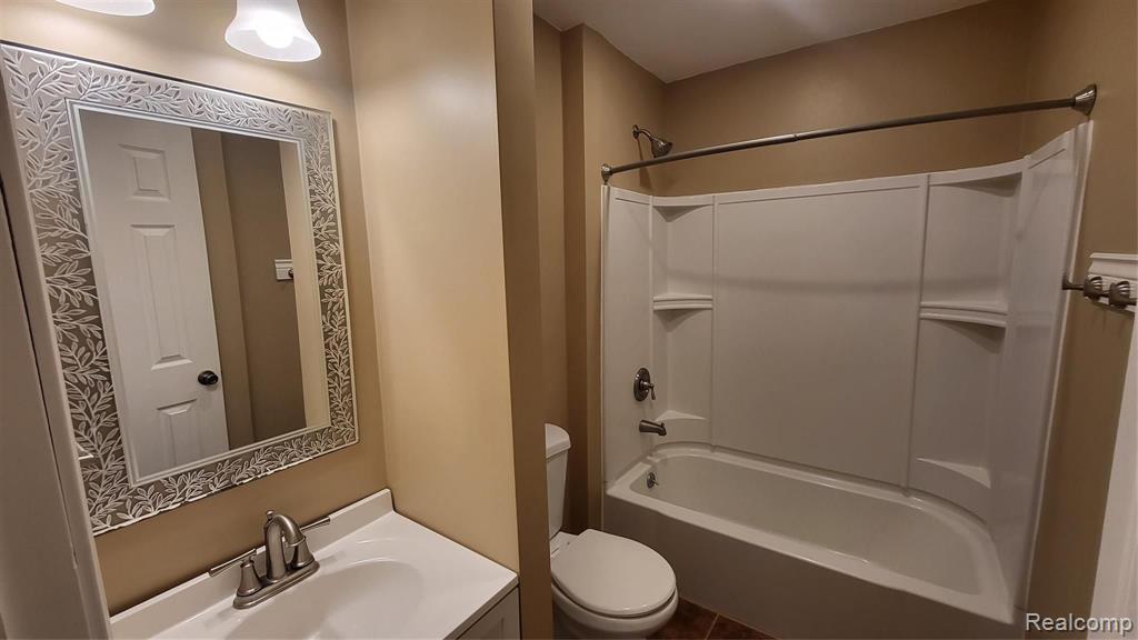 9308 Carpenter Road Flushing, MI 48433 - Photo 16 of 32