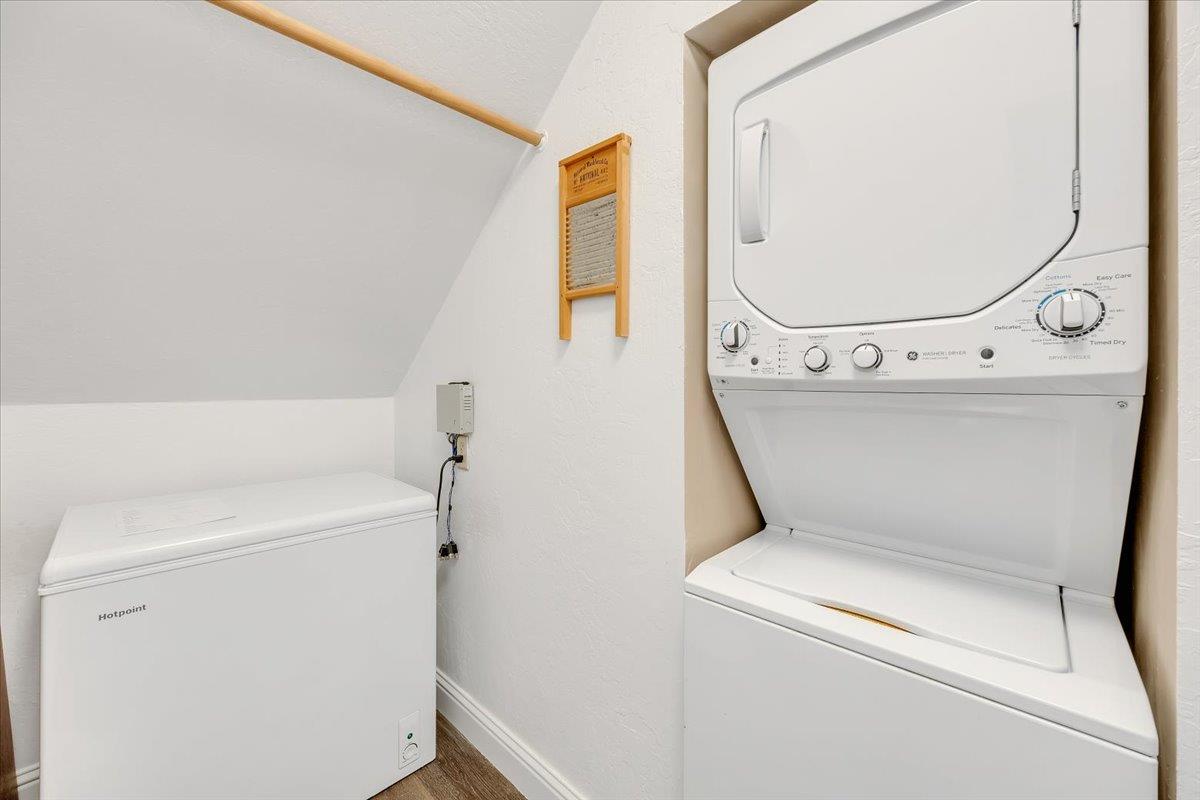 816 Foothill Road, Unit 2 Copperopolis, CA 95228 - Photo 50 of 99 a utility room with dryer and washer