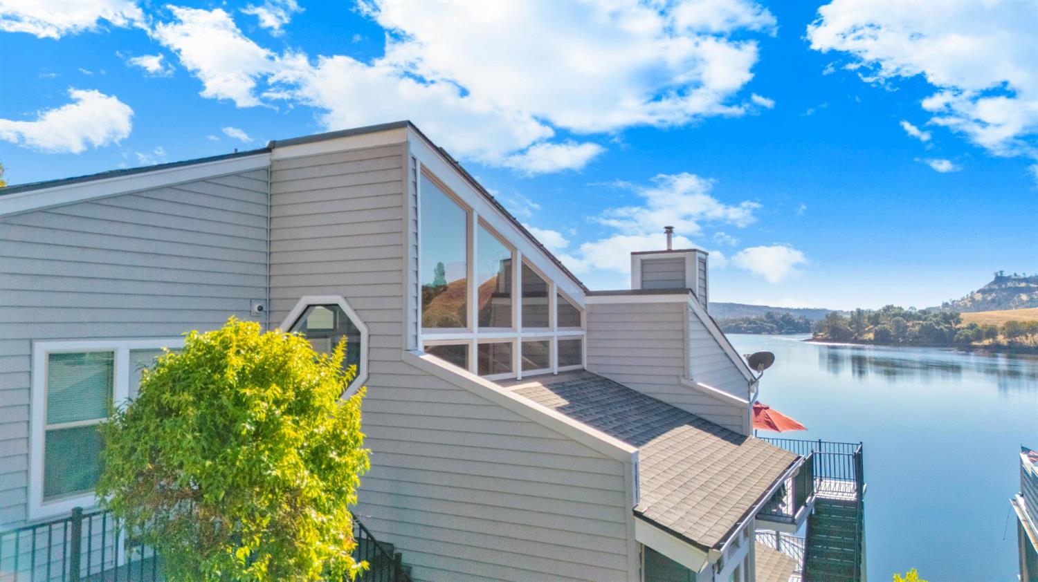 816 Foothill Road, Unit 2 Copperopolis, CA 95228 - Photo 99 of 99 a view of a house with pool and sitting area