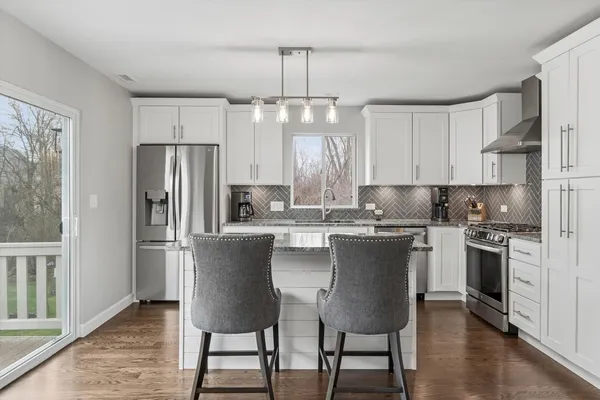 $397,000 | 2779 Woodmere Drive, Unit 2779, Darien, IL 60561