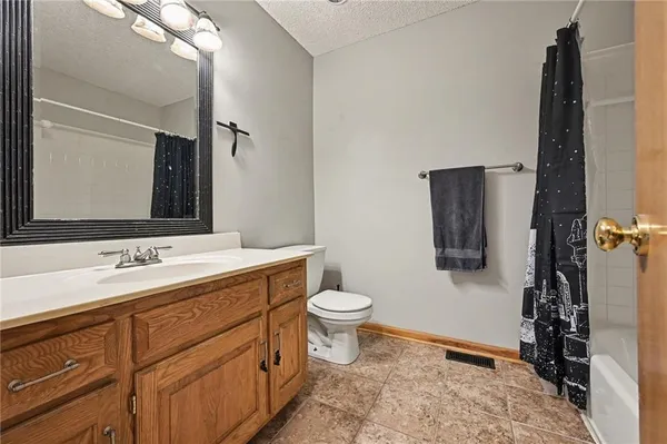$340,000 | 9600 Northwest 87th Terrace, Kansas City, MO 64153