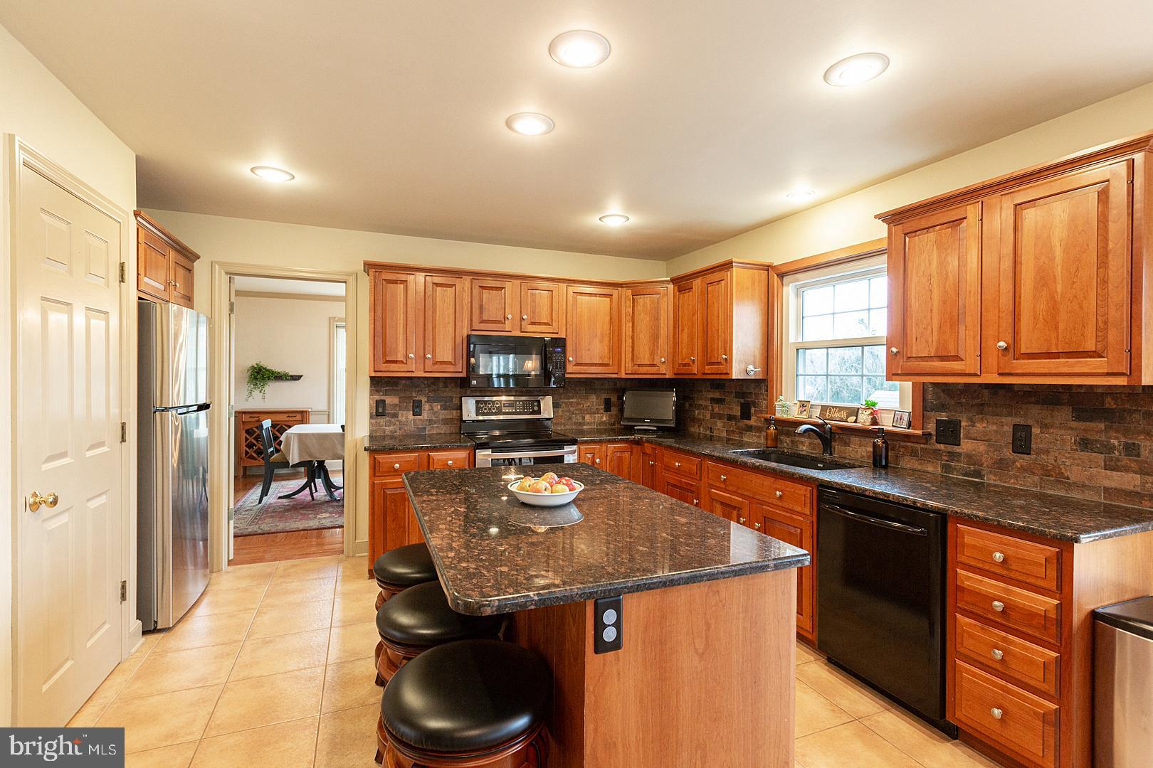 39 Old Post Lane Lititz, PA 17543 - Photo 6 of 53