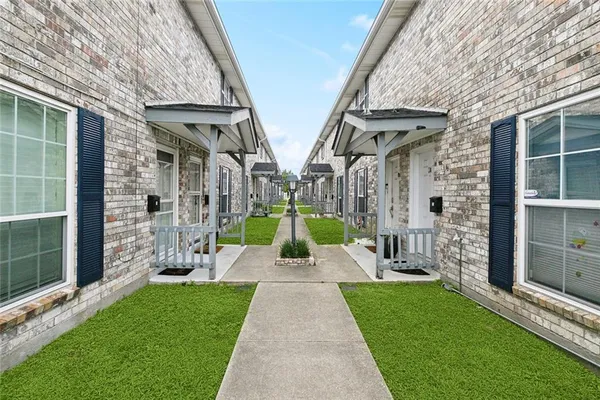$1,500 | 1628 Vintage Drive, Unit 16, Kenner, LA 70065