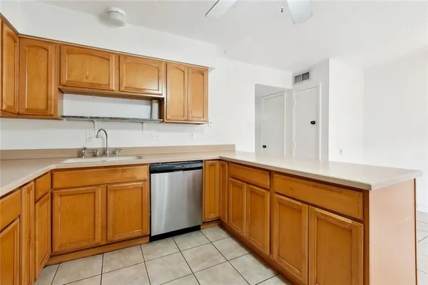 $1,500 | 1628 Vintage Drive, Unit 16, Kenner, LA 70065