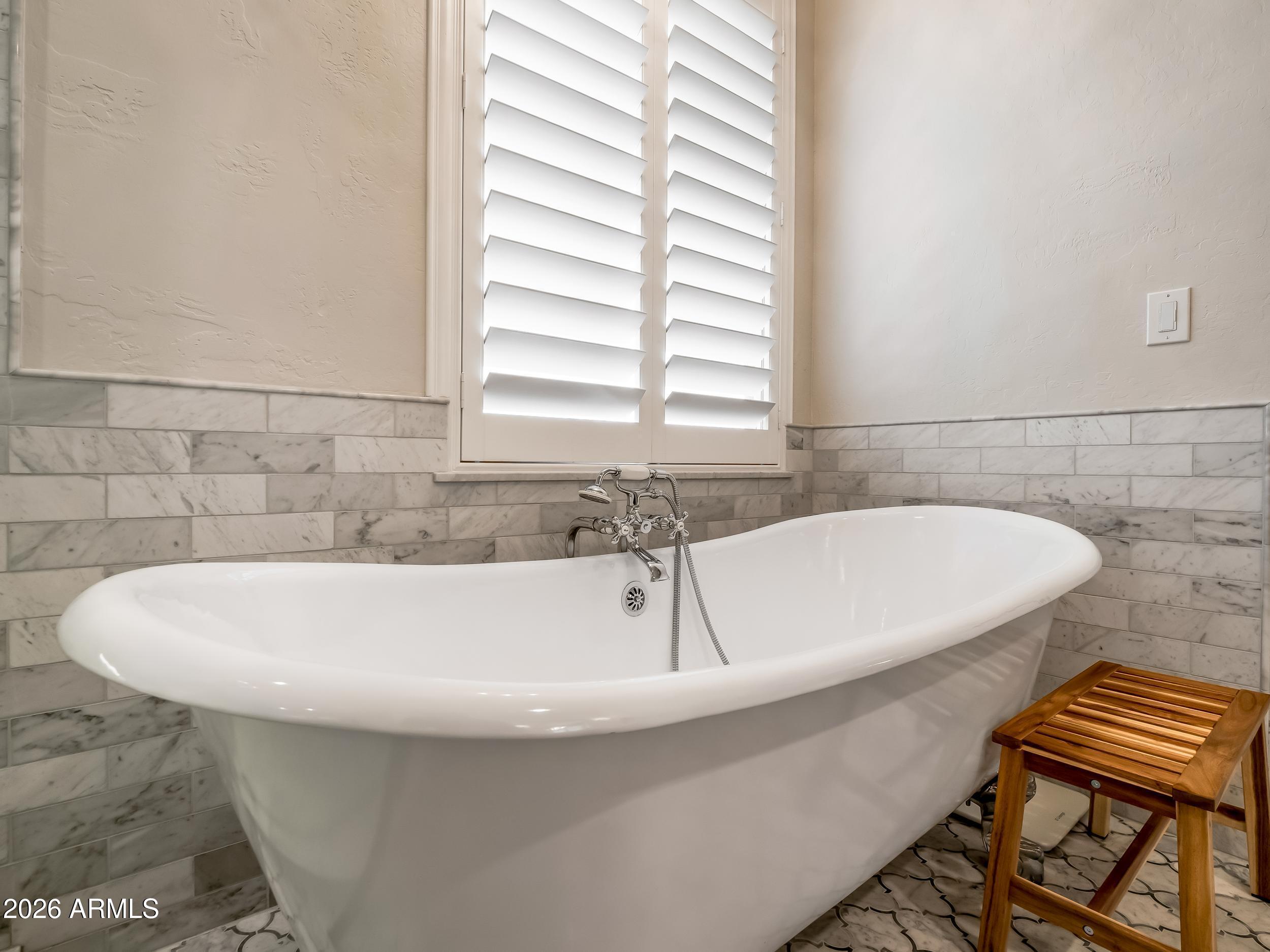 3416 West Montello Road Phoenix, AZ 85086 - Photo 35 of 68 Primary bathroom double tub