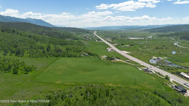 $3,000,000 | 1-2 Lever Springs Road, Alpine, WY 83128