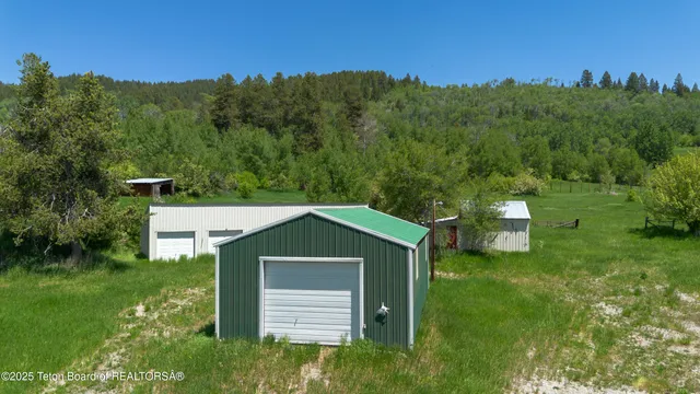 $3,000,000 | 1-2 Lever Springs Road, Alpine, WY 83128