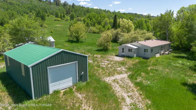 $3,000,000 | 1-2 Lever Springs Road, Alpine, WY 83128