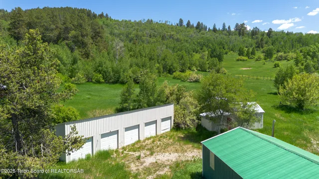 $3,000,000 | 1-2 Lever Springs Road, Alpine, WY 83128