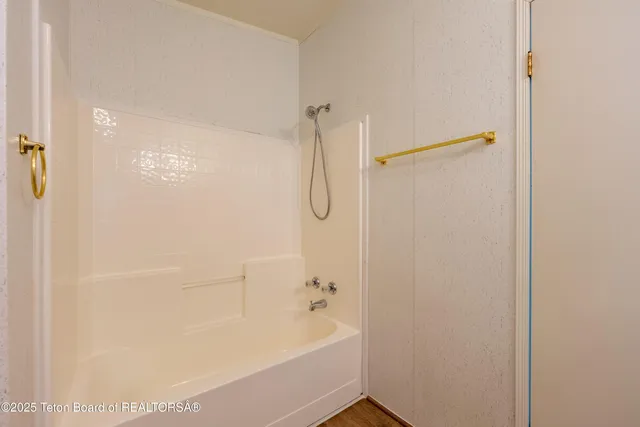 $3,000,000 | 1-2 Lever Springs Road, Alpine, WY 83128