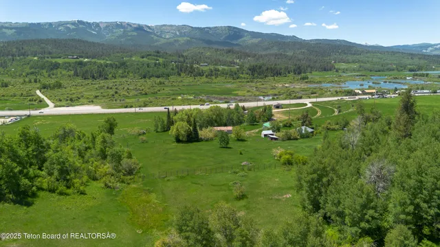 $3,000,000 | 1-2 Lever Springs Road, Alpine, WY 83128