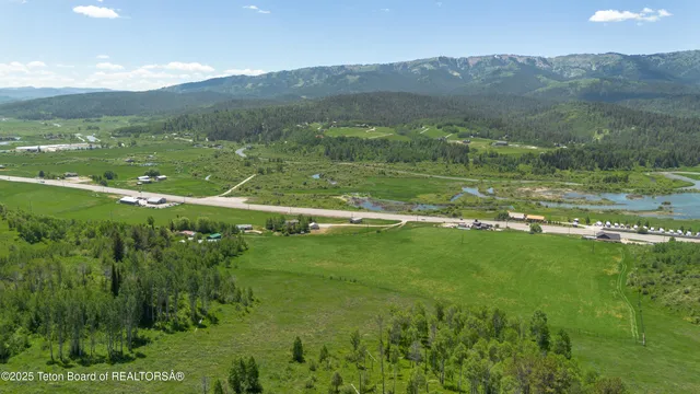 $3,000,000 | 1-2 Lever Springs Road, Alpine, WY 83128
