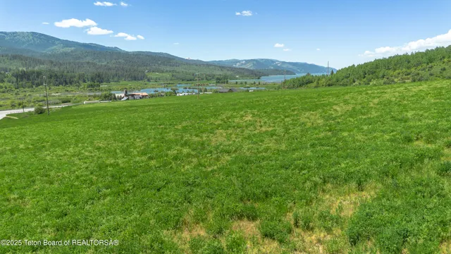$3,000,000 | 1-2 Lever Springs Road, Alpine, WY 83128