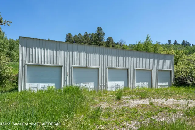 $3,000,000 | 1-2 Lever Springs Road, Alpine, WY 83128