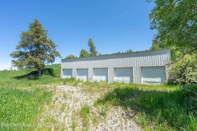 $3,000,000 | 1-2 Lever Springs Road, Alpine, WY 83128