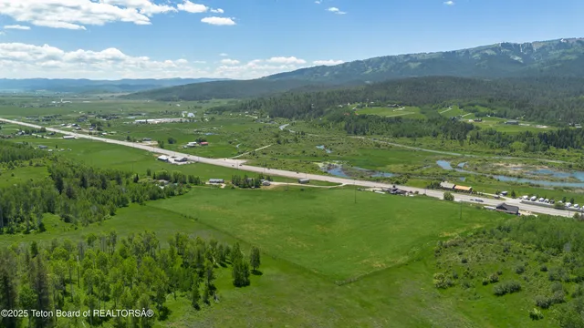 $3,000,000 | 1-2 Lever Springs Road, Alpine, WY 83128